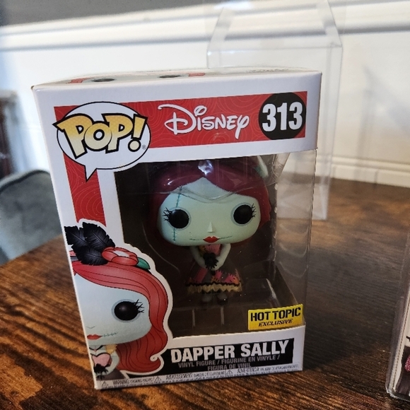 Disney Funko Pop Dapper Sally and Dapper Jack Skellington - Picture 7 of 14